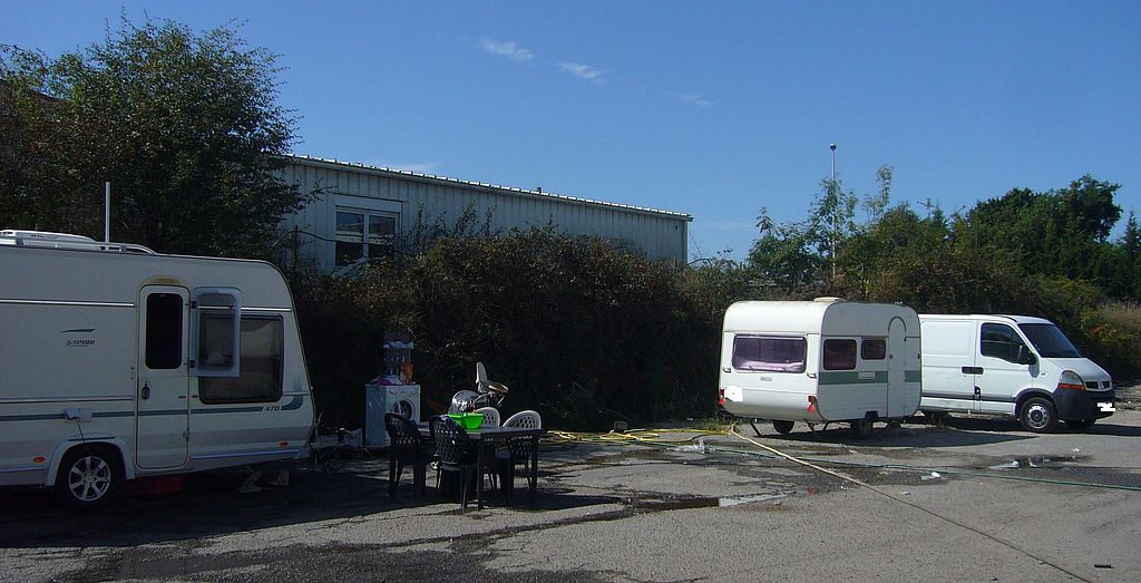 ADAV33 - Gens du voyage - Stationnements précaires, à Lormont - 2014